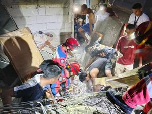 Rumah 2 Lantai di Jakut Ambruk Saat Direnovasi dan Timpa 2 Pekerja