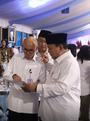 Dirgayuza Setiawan bersama Presiden Prabowo (dok istimewa)