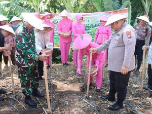 Polres Pasuruan Tanam Jagung Serentak Kuartal IV di Purwosari