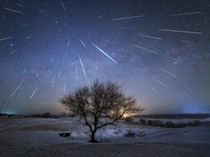 Hujan Meteor Draconid 2025, Catat Jam dan Cara Menyaksikan!