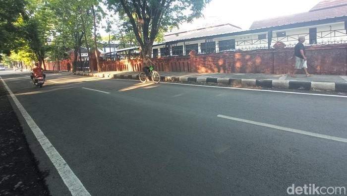 Jalan menuju kawasan Bima, Kota Cirebon