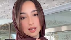 Potret Jennifer Coppen Berkerudung, Dukung Justin Hubner di Arab Saudi