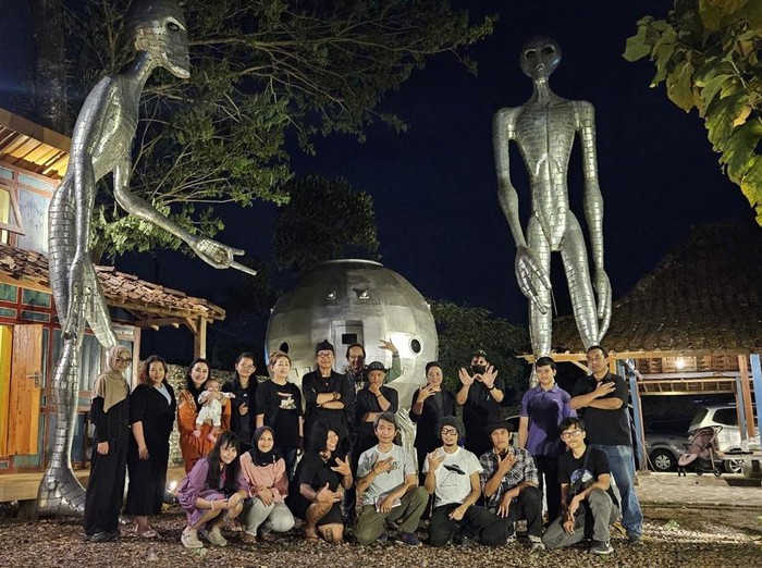 Penampakan Kampung Alien Kulon Progo dilihat dari dalam, Rabu (8/10/2025).