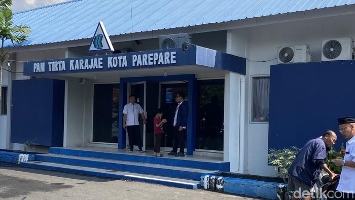 Kantor PAM Tirta Karajae Parepare.