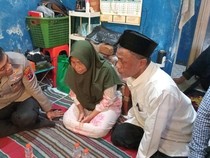 Kapolresta Sidoarjo Jenguk Santri Korban Selamat Ambruknya Ponpes Al-Khoziny