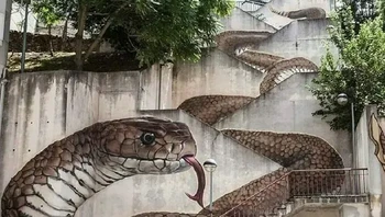 The Golden Legend – Snake Stairs oleh Sfhir di Guarda, Portugal. Foto: Tosscraft via Bored Panda