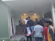 Keluarga Brigadir Esco Ngamuk, Ramai-ramai Geruduk Rumah Briptu Rizka