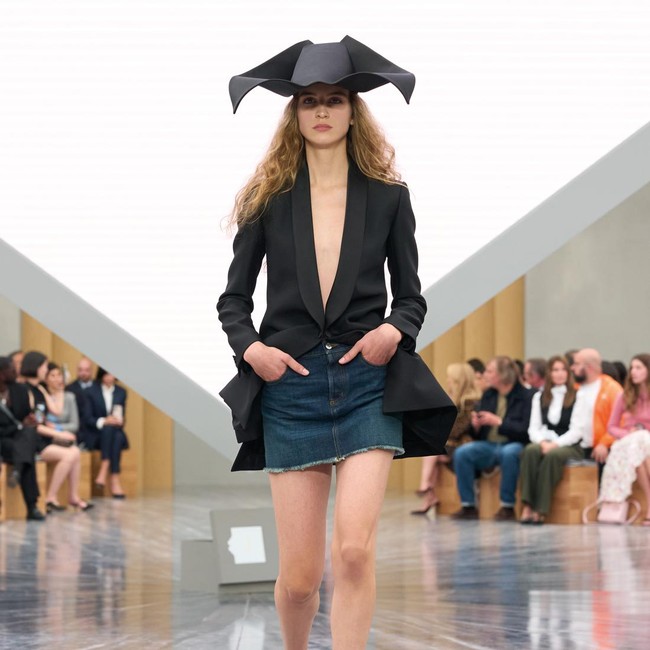 Foto: 10 Look Dior Spring-Summer 2026, Pembuktian Pertama Jonathan Anderson