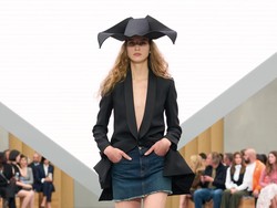 Foto: 10 Look Dior Spring-Summer 2026, Pembuktian Pertama Jonathan Anderson