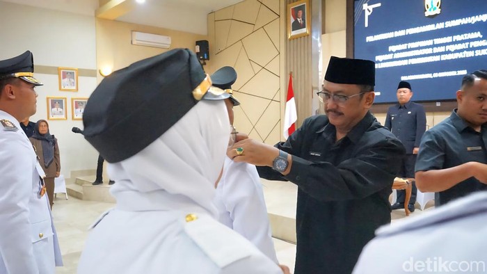 Lantik 293 Pejabat, Bupati Asjap Tegaskan Tak Akan Segan Nonjobkan ASN yang Nakal