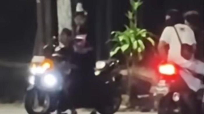 Kawanan geng motor yang membawa parang dan busur panah meneror warga di Jalan Laiya, Kota Makassar, Sulawesi Selatan (Sulsel).