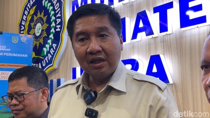 Maruarar Sirait usai menghadiri acara sosialisasi di UMSU. (Foto: Finta Rahyuni/detikSumut)