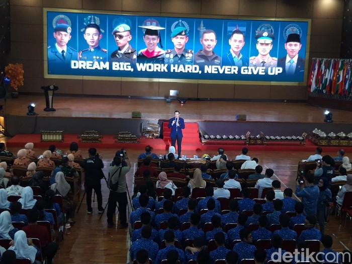 Menko IPK, Agus Harimurti Yudhoyono, di acara launching Sekolah Garuda di SMA Pradita Dirgantara, Boyolali, Rabu (8/10/2025).