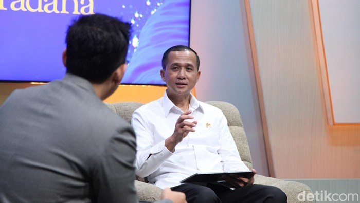 Menteri Transmigrasi Iftitah Sulaiman