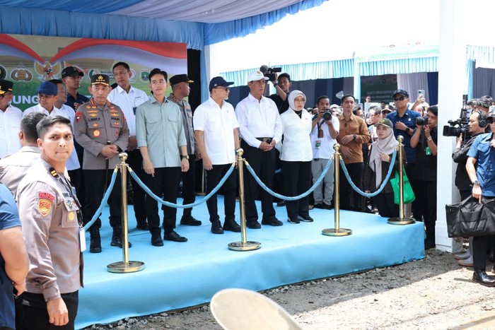Momen Mentan Amran Dampingi Wapres Gibran Tanam Jagung Serentak di Banten
