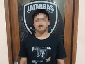 Pegawai Kontrak RSPTN Unram Gondol Tempat Tidur-Rekam Medis Pasien