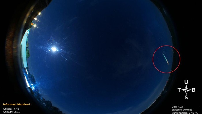 Penampakan Observatorium Yanbuul Quran Menawan Kudus yang berhasil merekam meteor melintas di atas langit Cirebon pada 5 Oktober 2025.