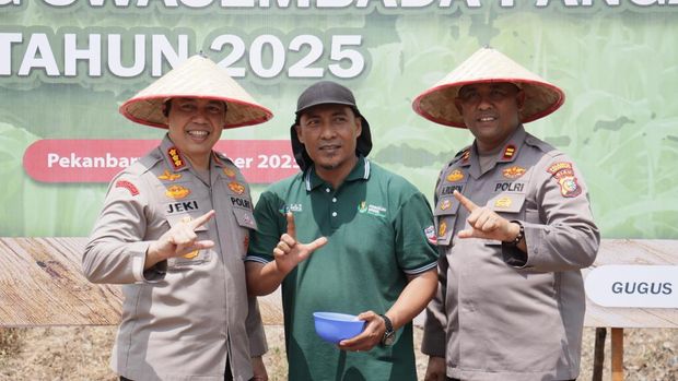 Polresta Pekanbaru melakukan penanaman jagung serentak kuartal IV di lahan seluas 1 hektare, Rabu (8/10/2025).
