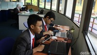 Kurikulum Sekolah Garuda tidak jauh berbeda dengan yang sudah ada. Namun, kurikulum diperkuat agar dapat menyiapkan siswa untuk bersaing dengan lulusan luar negeri.