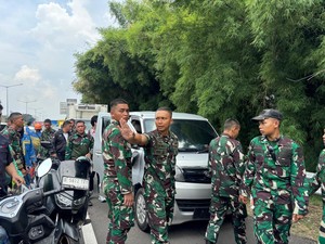 Mobil Ugal-ugalan Disergap TNI di Tol Jakbar, Ternyata Bawa Motor Curian
