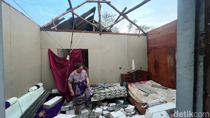 Puluhan Rumah di Mojokerto Rusak Dampak Angin Kencang