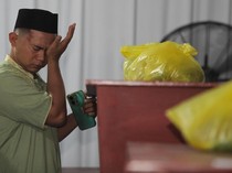 Satu per Satu Korban Ponpes Al Khoziny Dikenali, Keluarga Menangis Pilu