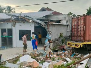 Pengakuan Sopir Truk Kontainer Tabrak Apotek hingga Ambruk di Polman