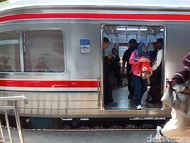 Video: Kata Penumpang soal Wacana KRL Beroperasi 24 Jam