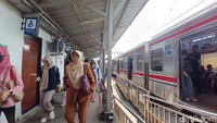 Informasi gangguan rel sempat diinformasikan di akun X KRL Commuter Line.