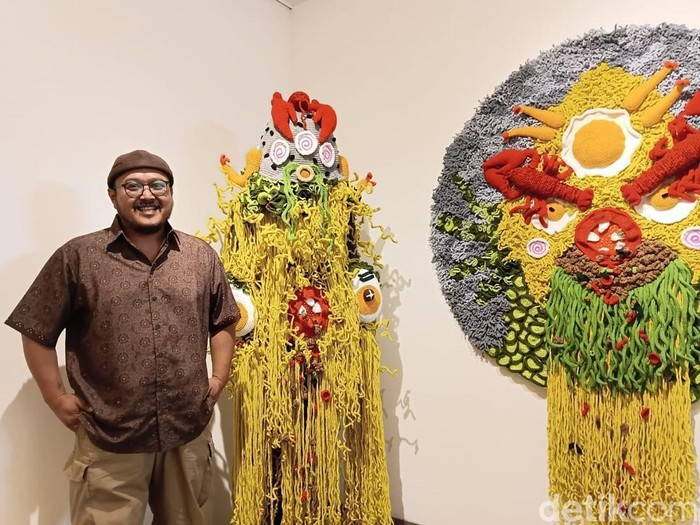 Seniman Mulyana atau Mang Moel Seniman Mulyana atau Mang Moel saat ditemui di Kemang pada Rabu (1/10).
