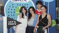 Shaloom Razade mengatakan kalau ada waktu bersama, dirinya, Wulan Guritno, dan adik-adiknya suka menonton karya mereka masing-masing. (Foto: dok Instagram sharazaaa)