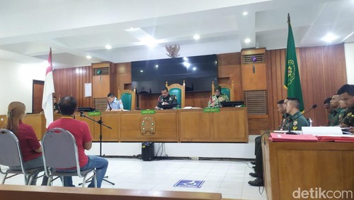 Sidang saksi kasus penganiayaan hingga menyebabkan meninggalnya korban Komang Juliartawan alias Basir (31) di Pengadilan Militer III-14 Denpasar, Rabu (8/10/2025).