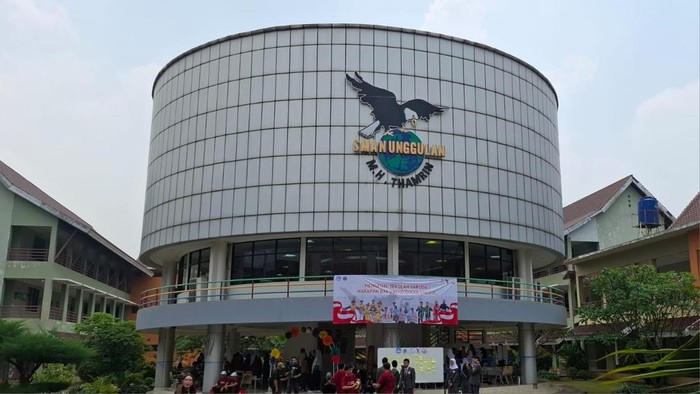 SMAN Unggulan MH Thamrin