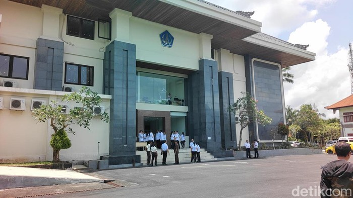Suasana depan RS Giri Asih di Kecamatan Abiansemal, Badung, Rabu (8/10/2025). (Foto: Agus Eka/detikBali)
