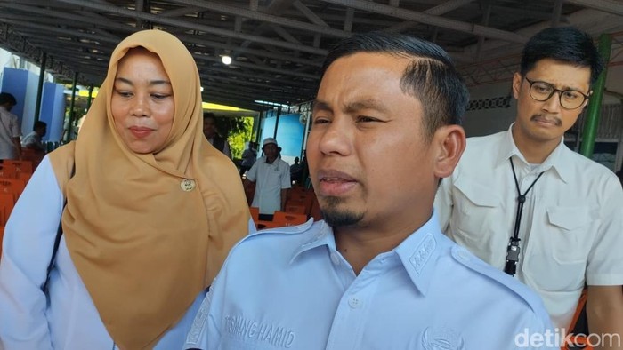 Walkot Parepare, Tasming Hamid saat berkunjung ke kantor PAM Tirta Karajae.