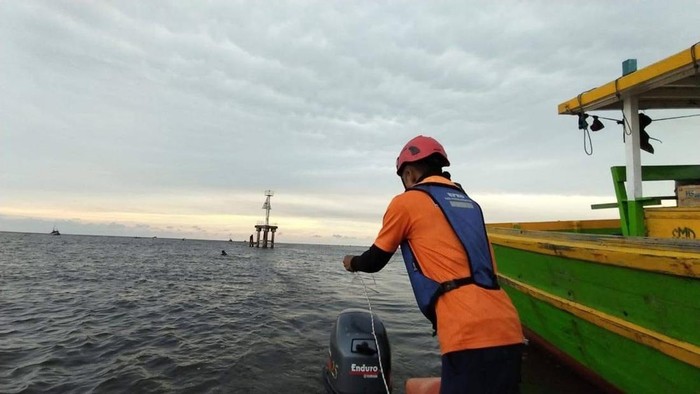 Tim SAR gabungan cari 3 siswa MTs yang tenggelam di Ketapang.