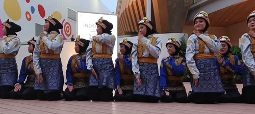 Tim tari Rajazka dari SMA Al-Azhar Syifa Budi Jakarta tampil di Pavilion Indonesia Osaka World Expo 2025 pada 4 Oktober 2025. Tim tari ini melalui seleksi dan kurasi ketat nasional sebelum terbang ke Jepang.