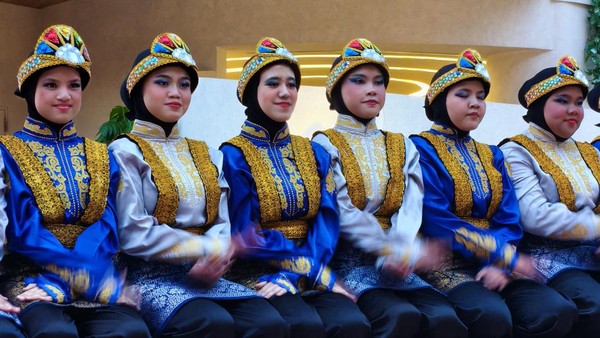 Bangga! Tim Tari SMA Indonesia Bikin Jepang Terpesona