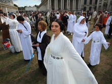 Unik! Ratusan Orang Berkostum Karakter Film Pecahkan Rekor Dunia