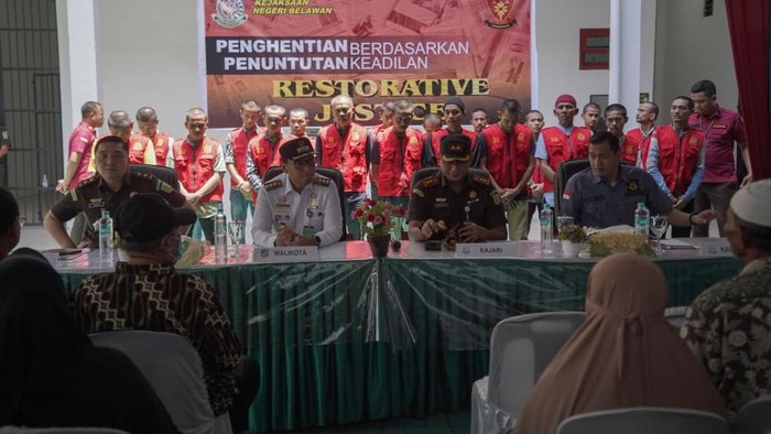 Walkot Medan Rico Waas saat menghadiri pelaksanaan RJ di Kejari Belawan. (Foto: Dok. Diskominfo Medan)