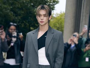 Yeonjun TXT Tampil Memukau di Paris, Jadi Idol Pria Pertama Wakili Miu Miu