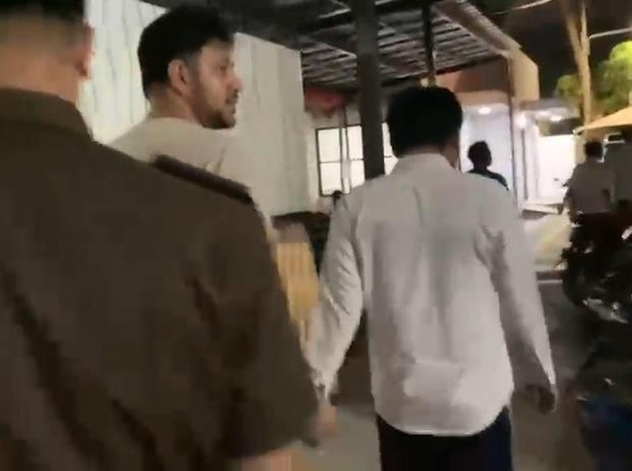 Ammar Zoni Ammar Zoni terseret lagi dalam kasus narkoba di dalam Rutan Salemba.