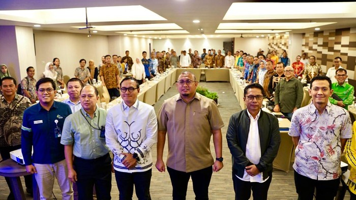 Andre Rosiade menggelar pertemuan dengan Pemkab Mentawai, BUMN dan Kementerian PU di Sumbar