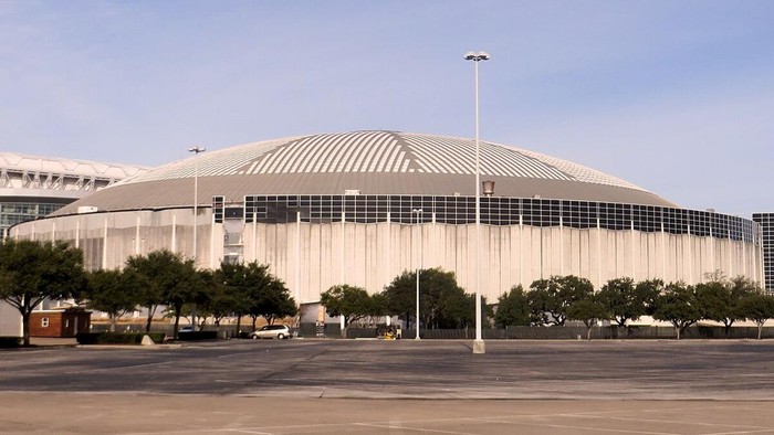 Astrodome, salah satu stadion dengan kubah tertutup di dunia.