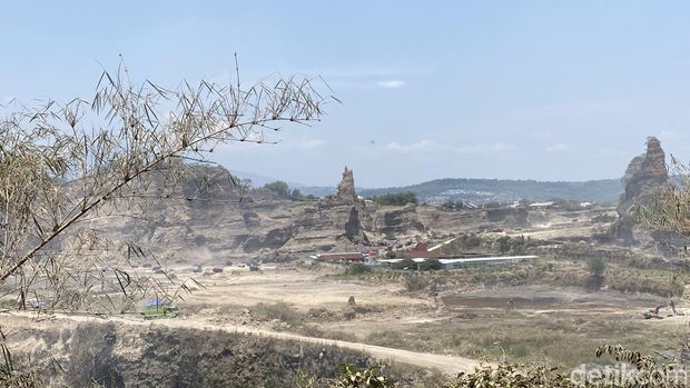Aktivitas di Brown Canyon Semarang, Kamis (9/10/2025).