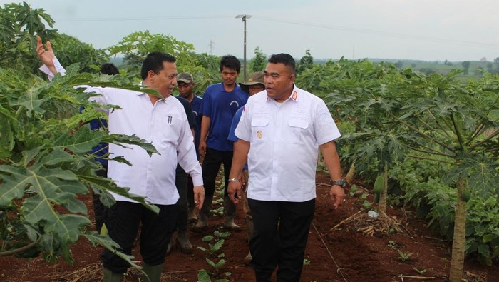 Direktur Pengamanan dan Intelijen Direktorat Jenderal Pemasyarakatan, Tatan Dirsan Atmaja meninjau Lapas Kelas IIA Warungkiara,Sukabumi.