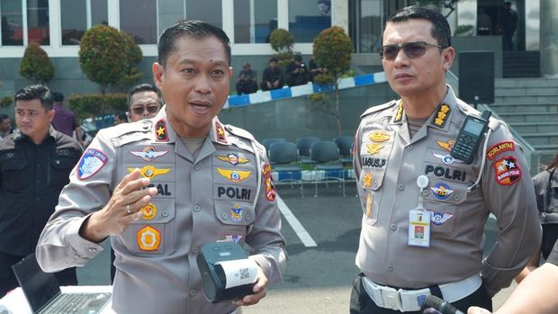 Dirgakkum Korlantas Polri Brigjen Faizal menjelaskan sistem ETLE Portable