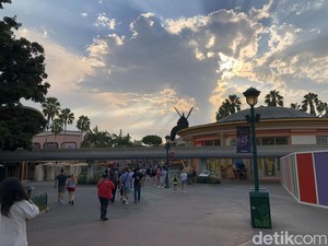 OMG! Haunted Mansion Disneyland Makan Korban