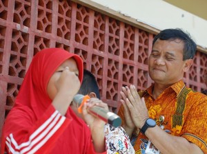 Ahmad Luthfi ke Siswa SLBN Berprestasi: Pintar Sekali, Adik Harus Kuliah