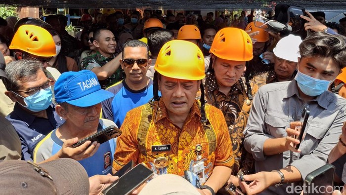Gubernur Jawa Tengah (Jateng) Ahmad Luthfi, saat meninjau Pasar Wonogiri, Kamis (9/10/2025).